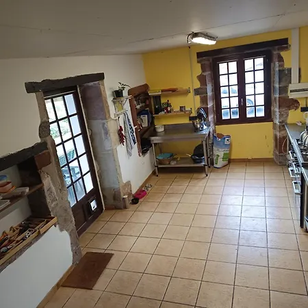 Hostel Ithurbidia *